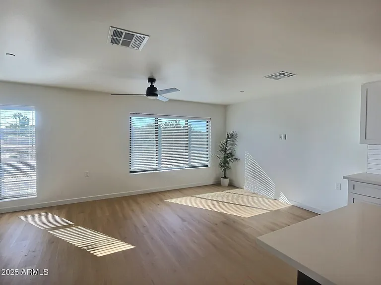 2502 E Paradise Ln #2 — Photo 17