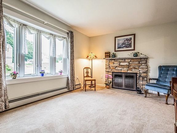 2nd image of 206 Rumonoski Dr