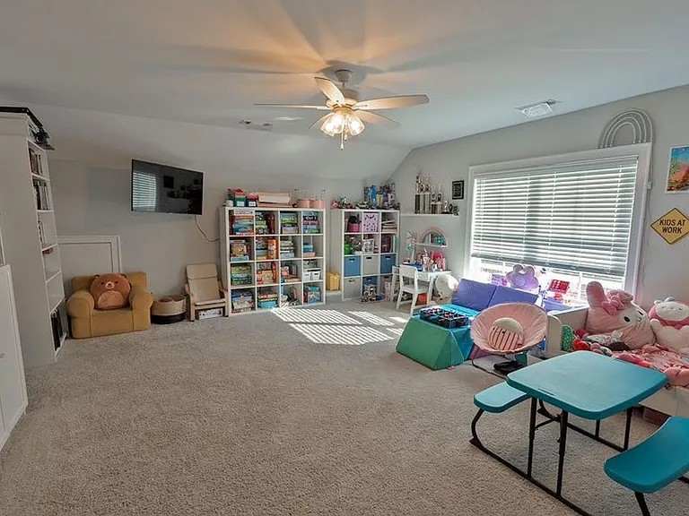 146 Lenore Ct — Photo 21