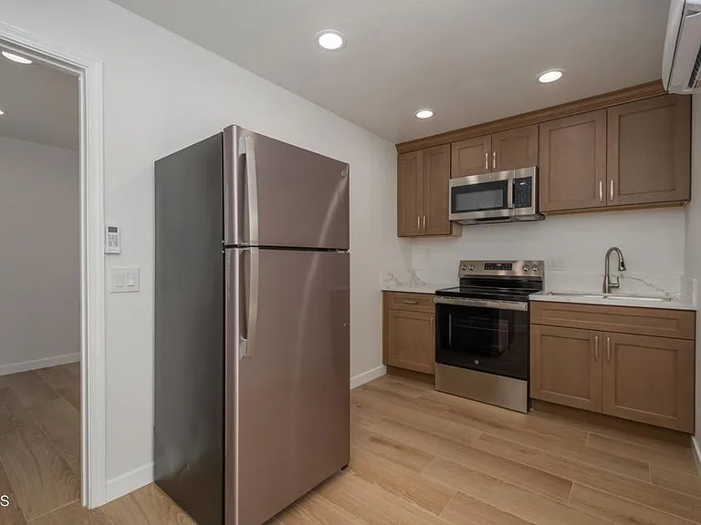 1004 Jurymast Dr #2 — Photo 3