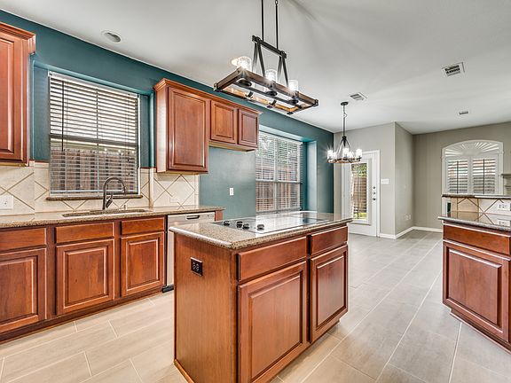 4th image of 8560 Calimar Dr