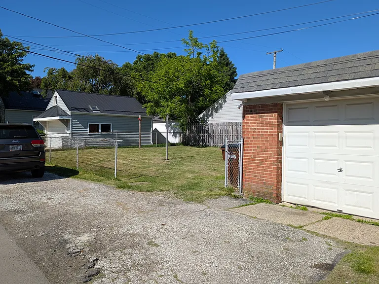 5914 Gerald Ave — Photo 3