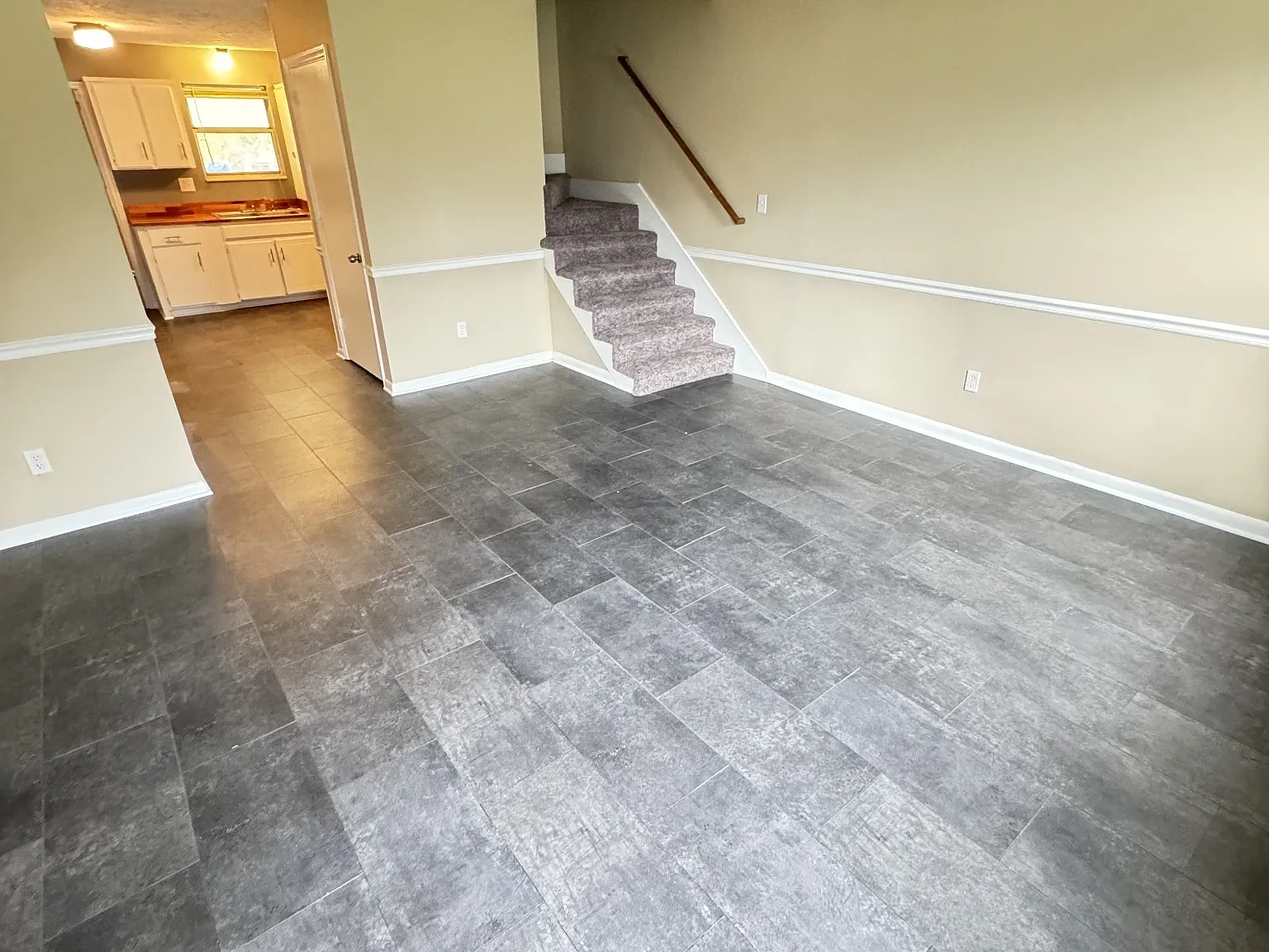 2 bed, 1.5 bath, 1100 sqft, $1,195 — Photo 3