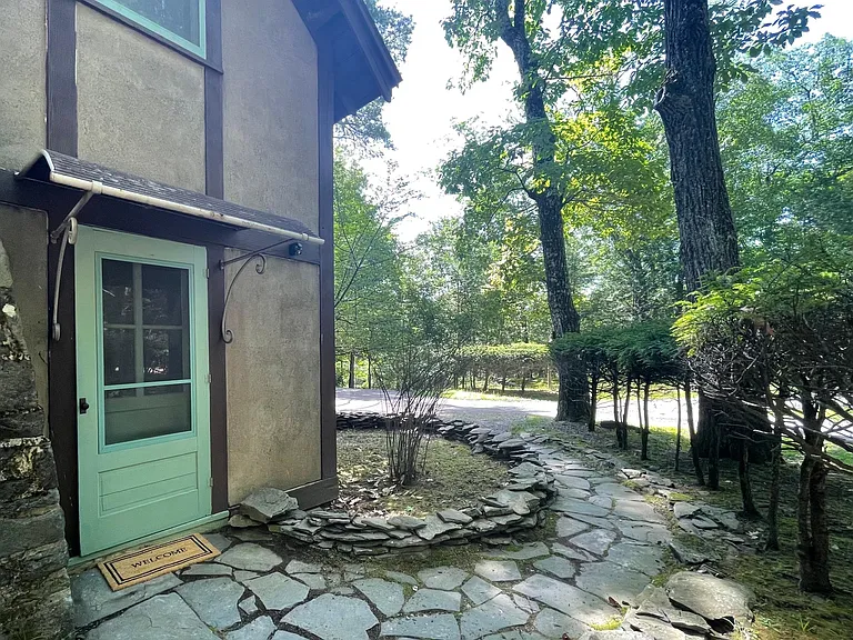 102 Boggs Hill Rd — Photo 3