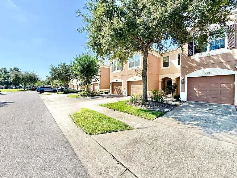 26542 Chimney Spire Ln — Photo 4