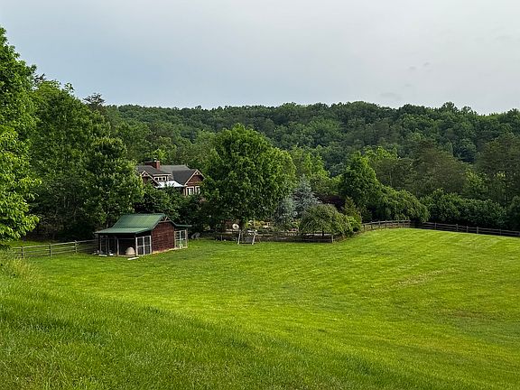 5th image of 1309 Licklog Hollow Rd