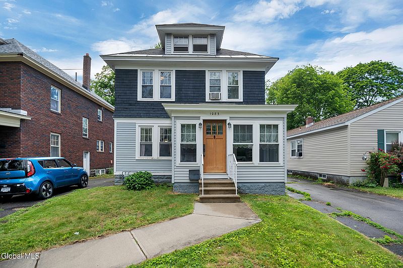 3rd image of 1083 Brierwood Boulevard