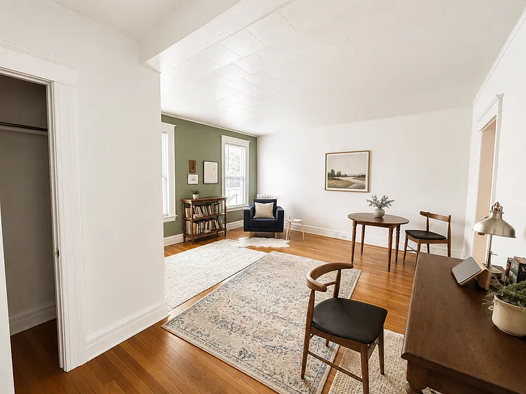 313 W Cross St #1 — Photo 4