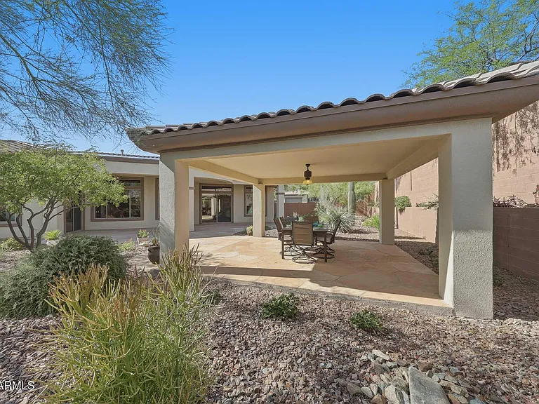 2129 W Legends Way — Photo 47