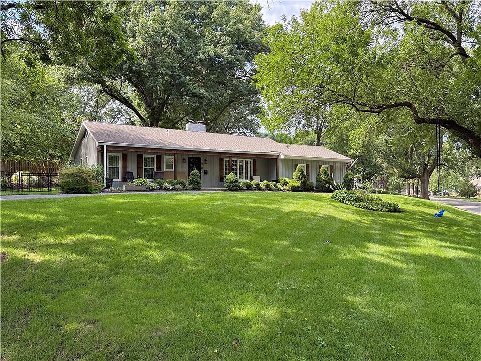 1st image of 9704 Manor Rd
