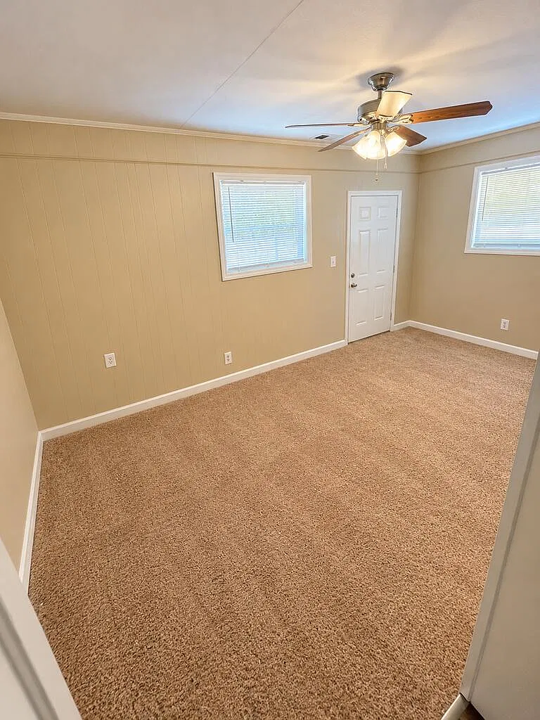 4 bed, 1.5 bath, 1466 sqft, $1,400 — Photo 4