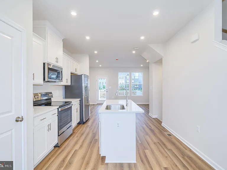 82 Coolidge Ave — Photo 13