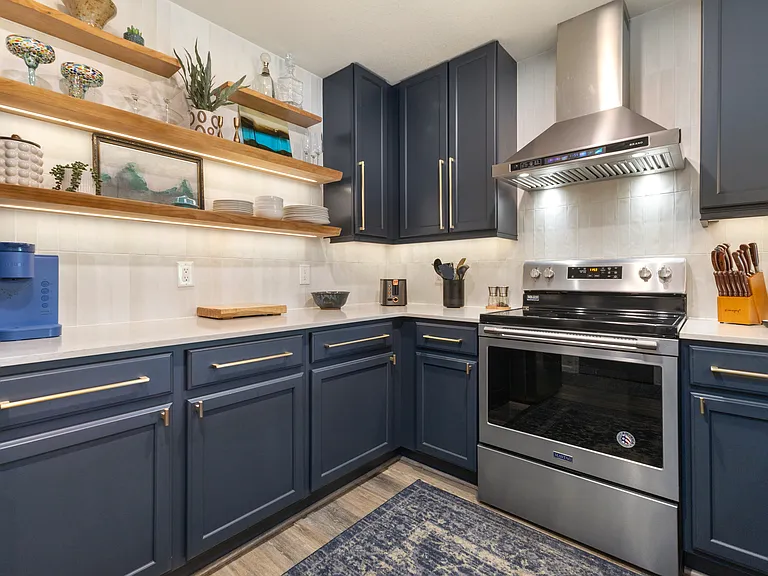Equipped and Modern Kitchen