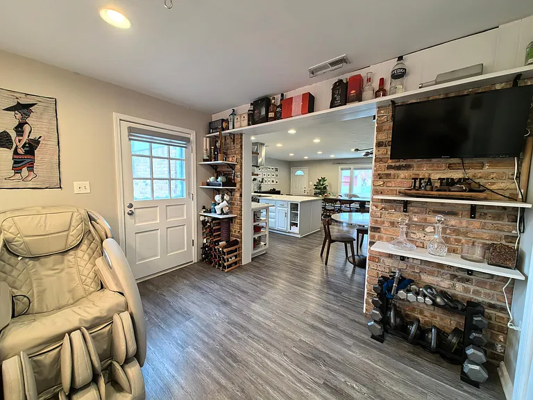 101 York Dr — Photo 13