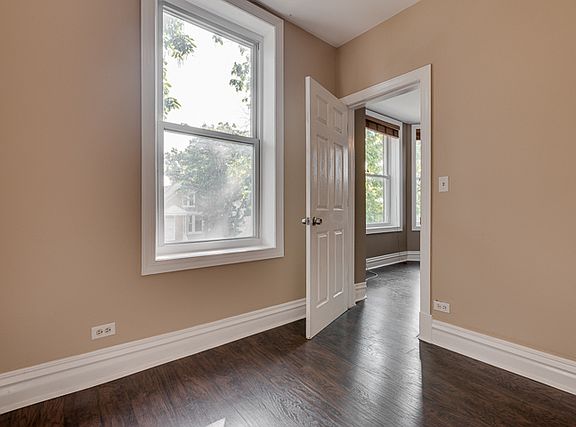 5th image of 1646 S Komensky Ave