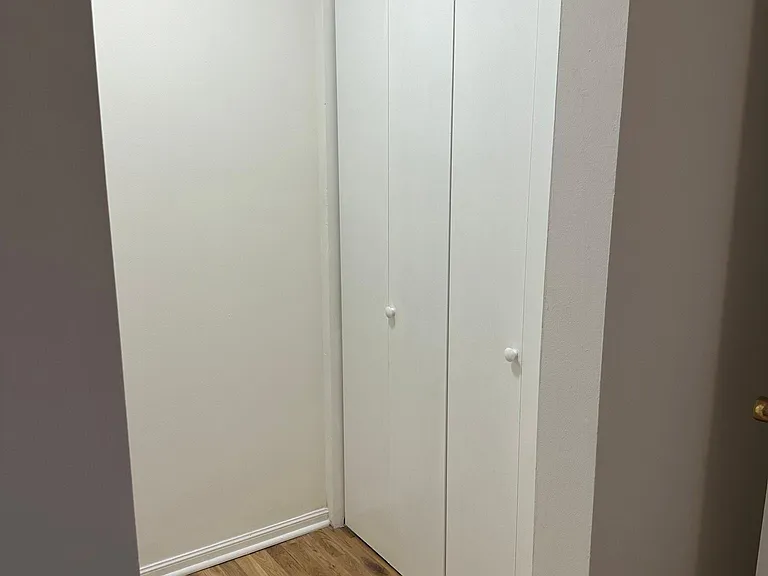 2433 Emerson Ave S #2 — Photo 9