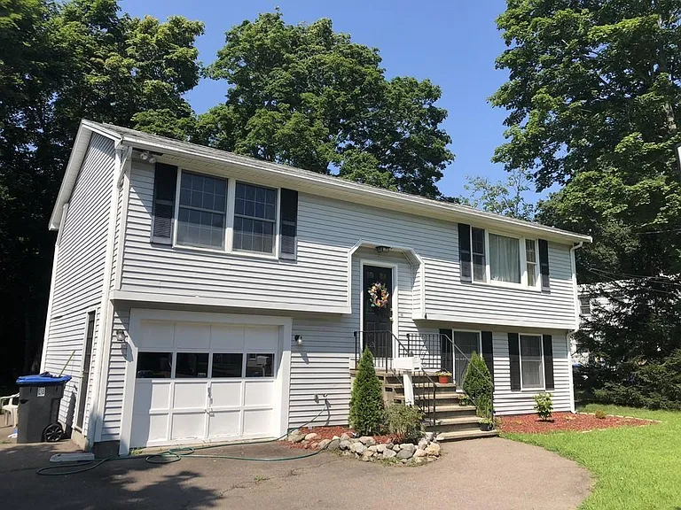 4 Lincoln Pl — Photo 1