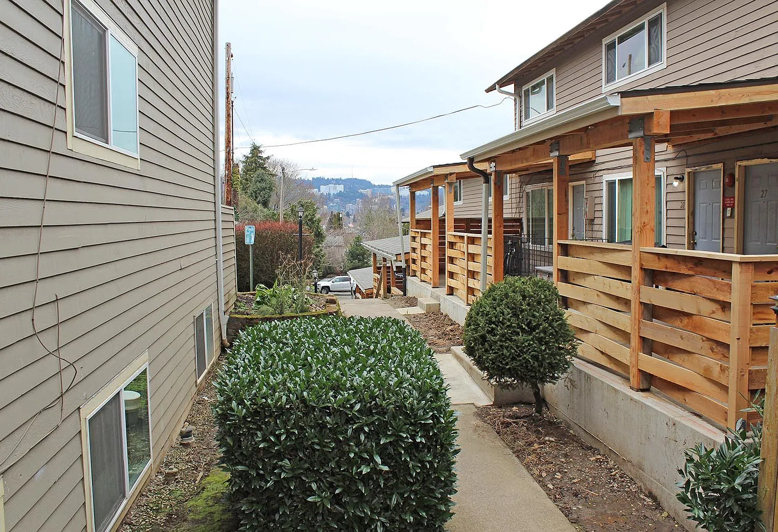 SE Francis St, Portland — Photo 4