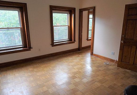 3rd image of 137 Gates Ave #3