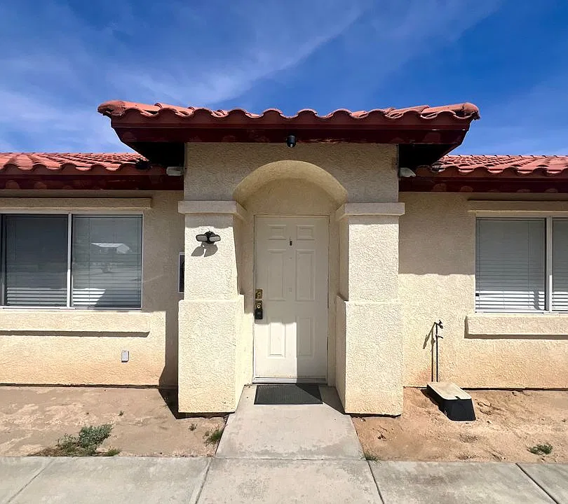 6685 Ocotillo Ave