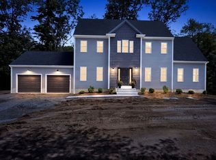 4 White Ct, Douglas, MA 01516