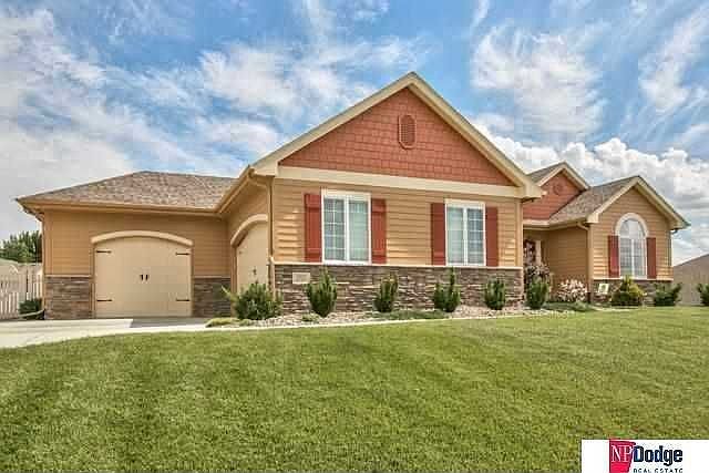 1st image of 9303 Valley View Dr