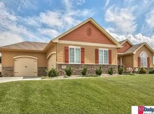 9303 Valley View Dr, La Vista, NE 68128
