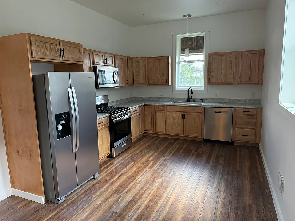 1615 Brownsville Rd #1