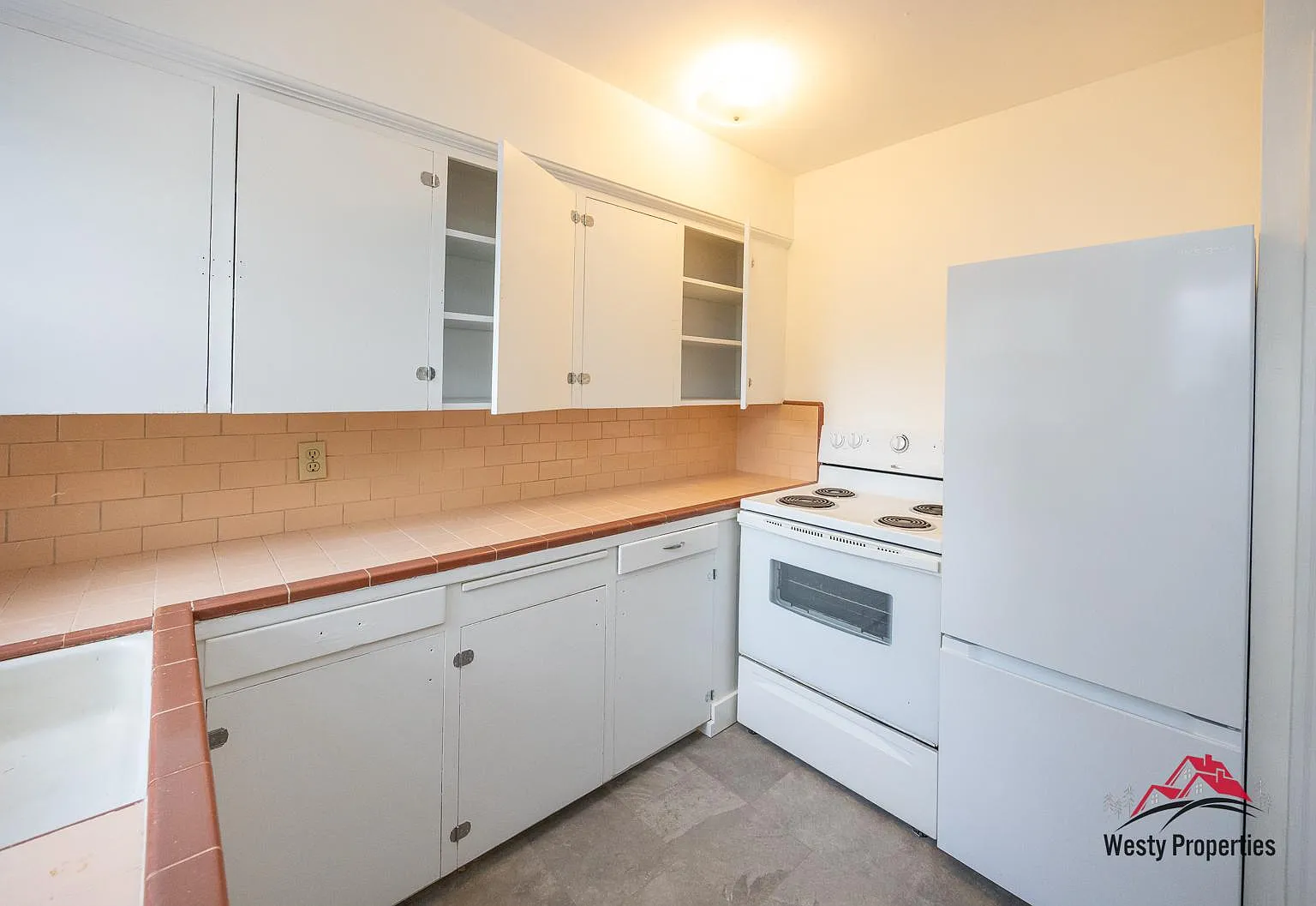 1204 NE 22nd Ave — Photo 2