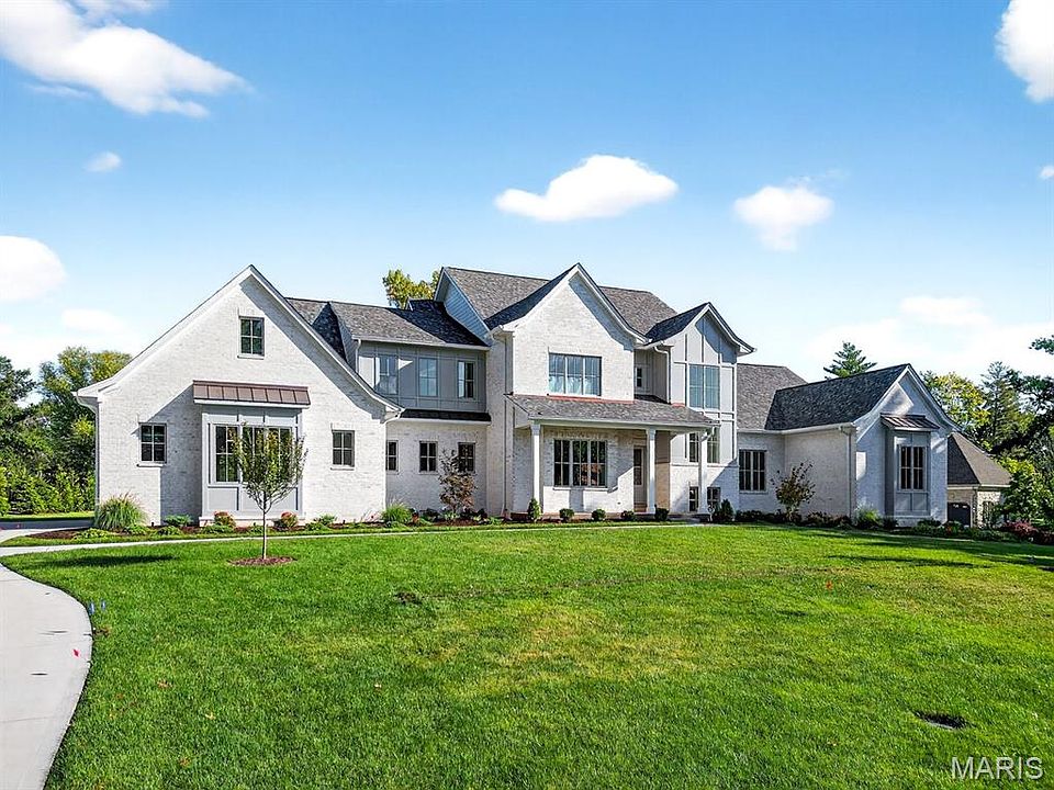 2nd image of 3 Briarbrook Trl