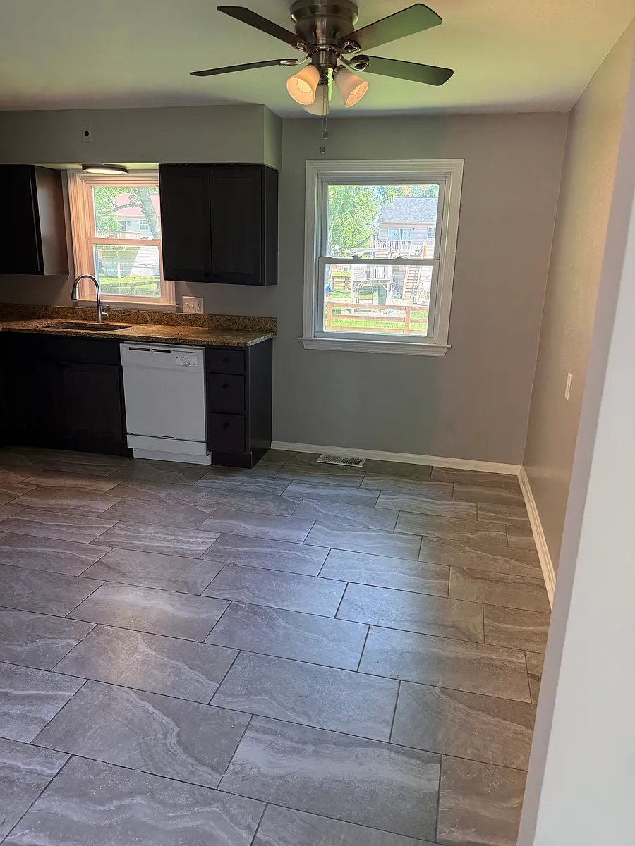 Building Photo - 838 Youngs Ln