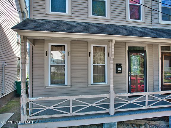 4th image of 913 Sarah St