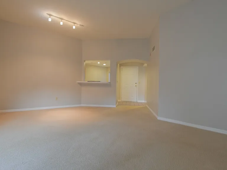 7270 Westpointe Blvd #920 — Photo 31