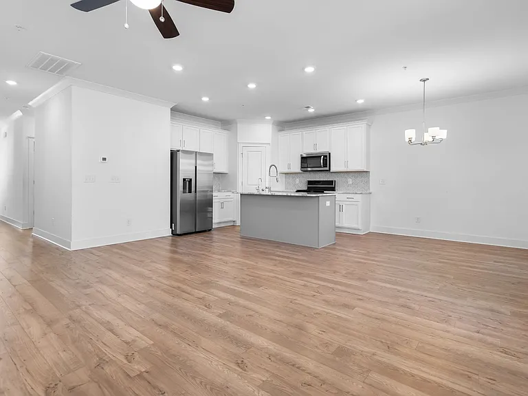 235 Southmen Ln — Photo 5