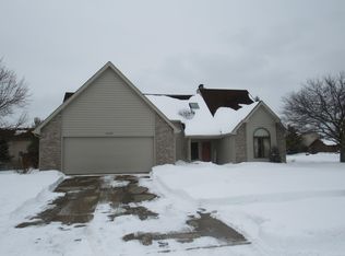 12135 Orchard Pl, Fort Wayne, IN 46845