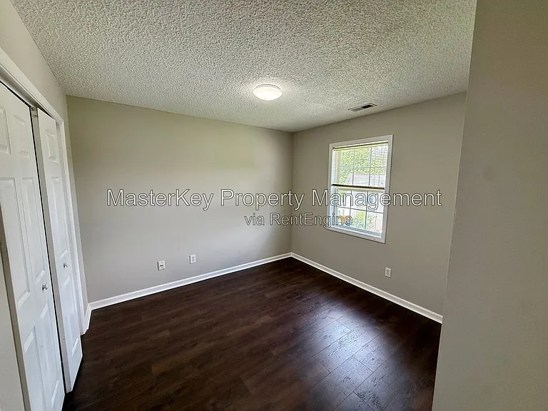 703 Swan Hill Ct — Photo 17