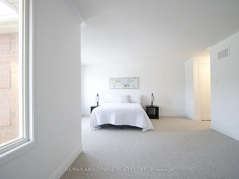 1114 Lindsay Dr — Photo 20