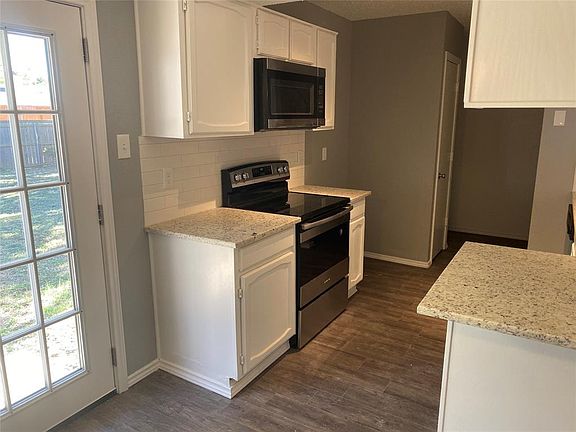 3rd image of 1410 Pueblo Ct