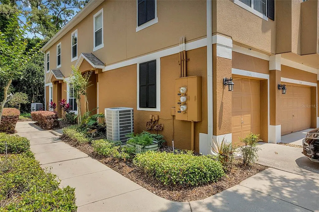 3 bed, 2.5 bath, 1544 sqft, $2,500 — Photo 4