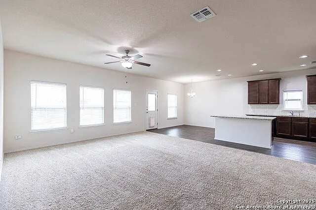4 bed, 2.0 bath, 1840 sqft, $1,800 — Photo 3
