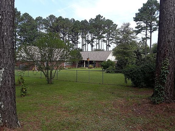 Large area of yard fenced in