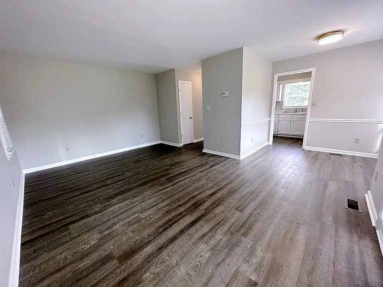 2436 Moran St — Photo 7