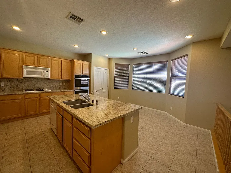 1031 Belle River Ct — Photo 6