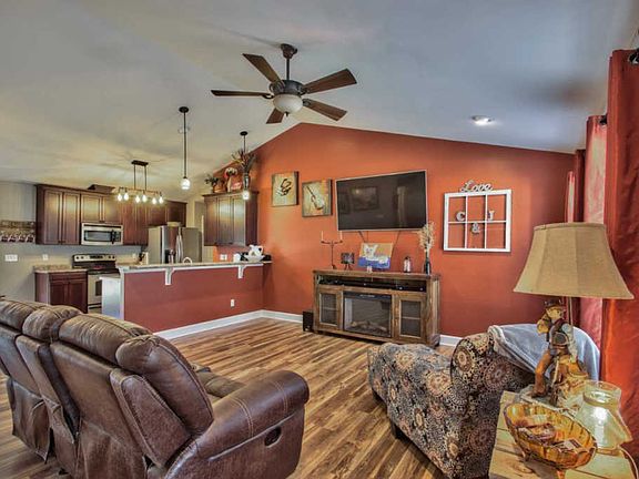 3rd image of 37 Hemlock Way