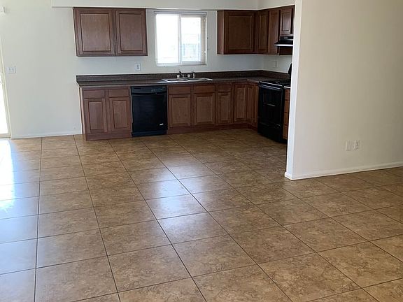 2nd image of 140 Maricopa Dr