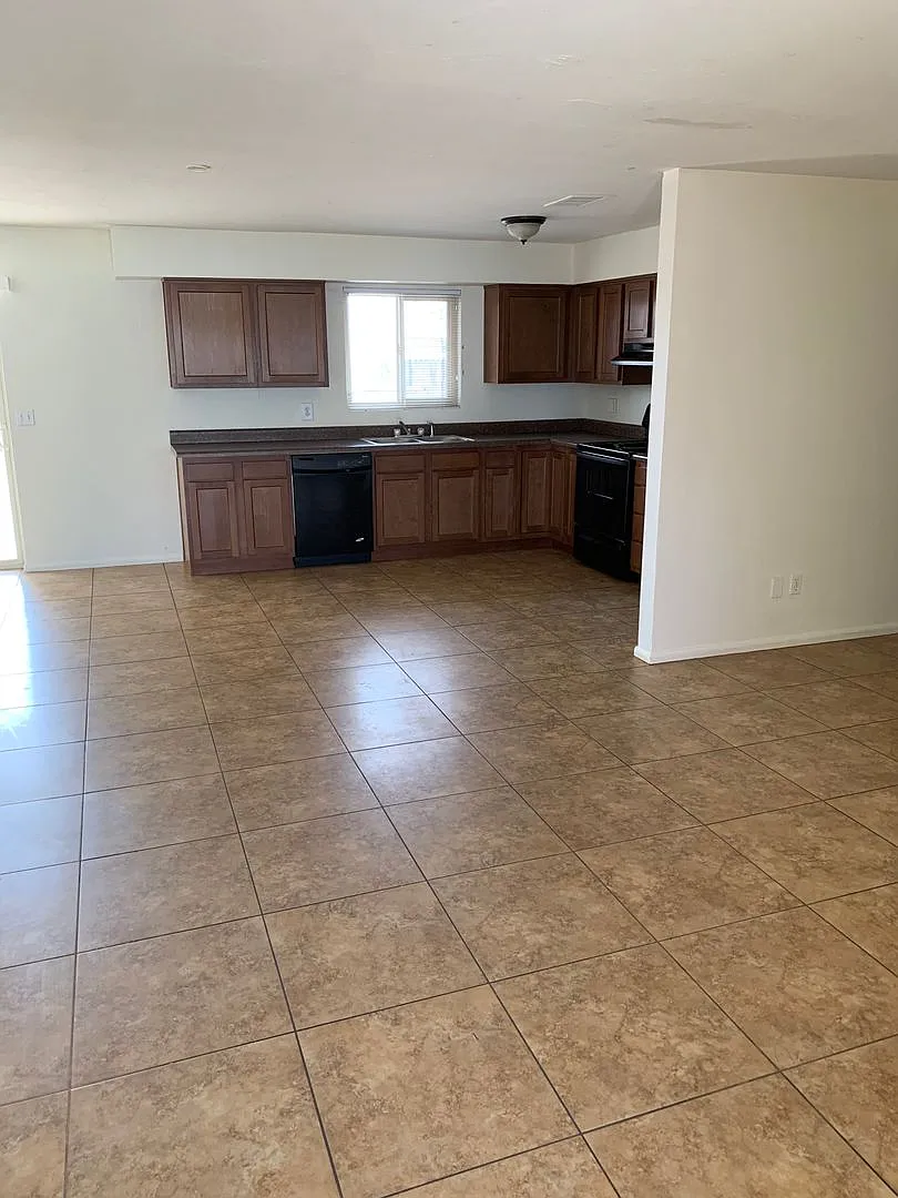 Building Photo - 140 Maricopa Dr