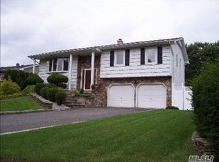 7 Colgate Dr, Smithtown, NY 11787