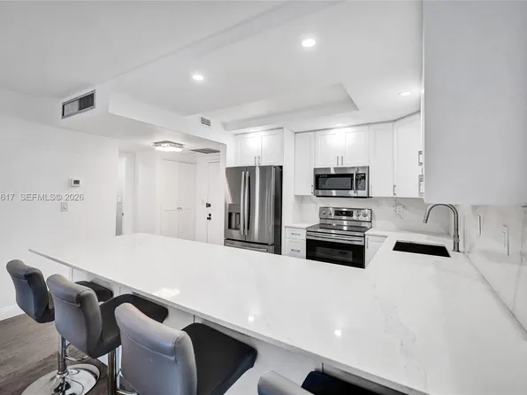 600 Three Islands Blvd APT 1016, Hallandale, FL 33009