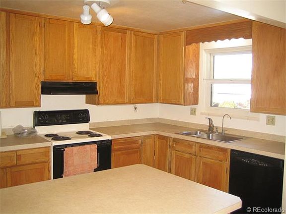 5th image of 12995 E Center Ave