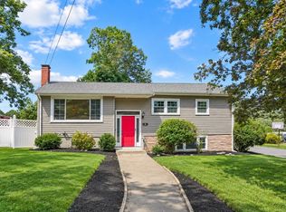 8 Niles Rd, Randolph, MA 02368